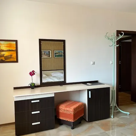 Di Landi Apartament Ravda